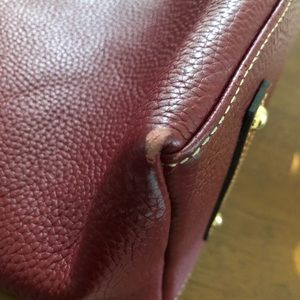 Dooney & Bourke Bags - Dooney & Bourke shoulder bag Dooney & Bourke Bags - Dooney & Bourke shoulder bag